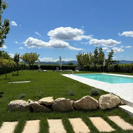 Mariarosaria - Esclusiva Con Piscina * Amorosi